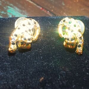 Vintage Leopard earrings, beautiful in person. Like new condition.